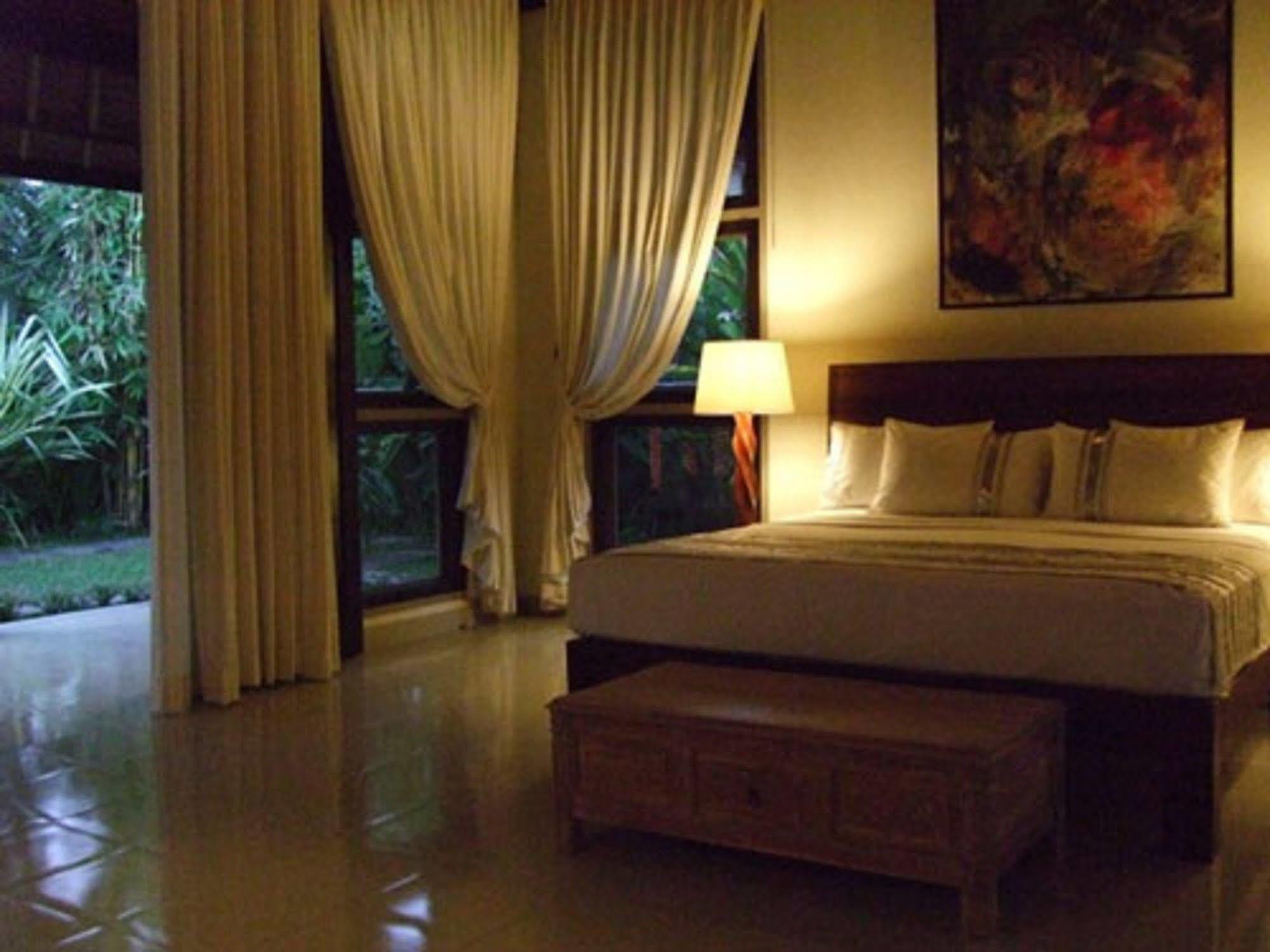 Puri Lotus Hotel Убуд Екстериор снимка